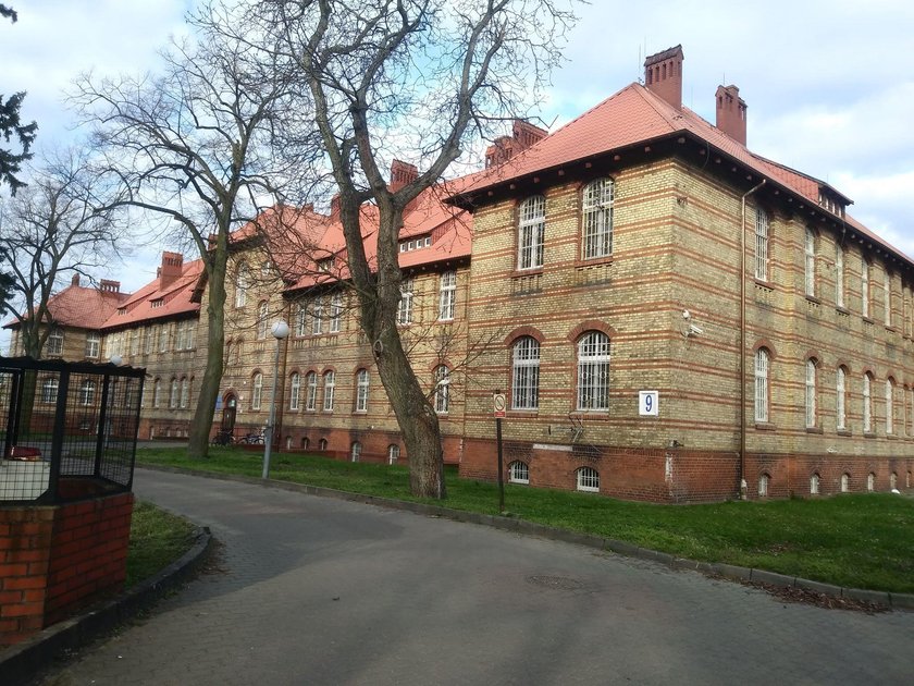 Cztery osoby uciekły z oddziału psychiatrycznego. Mogą być niebezpieczni. Trwa obława