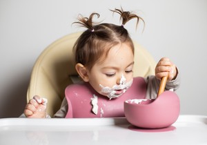 Mala deca, uglavnom, dobro podnose jogurt