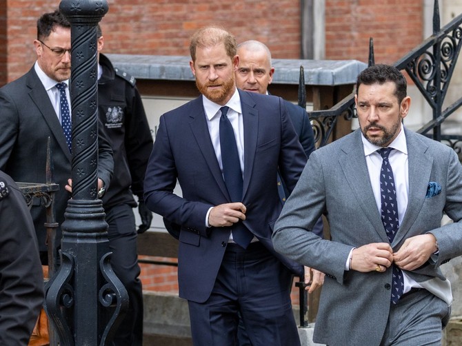 Princ Hari ispred suda u Londonu