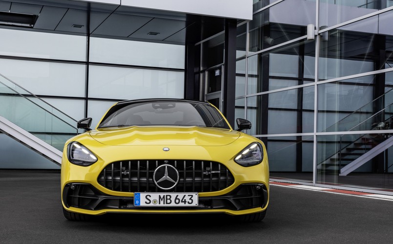 Mercedes-AMG GT ma nowy silnik i rozkręca imprezę