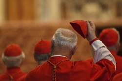 Kardynałowie rezygnują z konklawe. Ubywa kandydatów na Piotrowy Tron