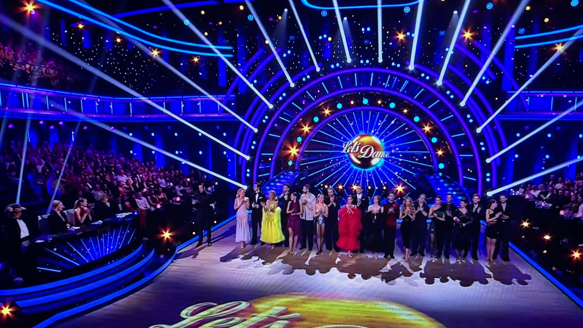 Tanečnú šou Let's Dance opúšta pár, ktorý si získal srdcia divákov.