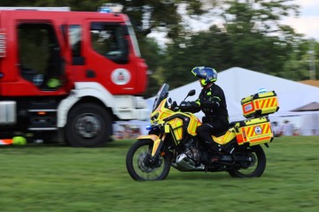 A mentőmotoros lét nemcsak izgalmas, hanem óriási felelősség is, mivel az ellátás egyedül zajlik