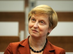 Anna Fotyga zniknie? Pojedzie do Watykanu