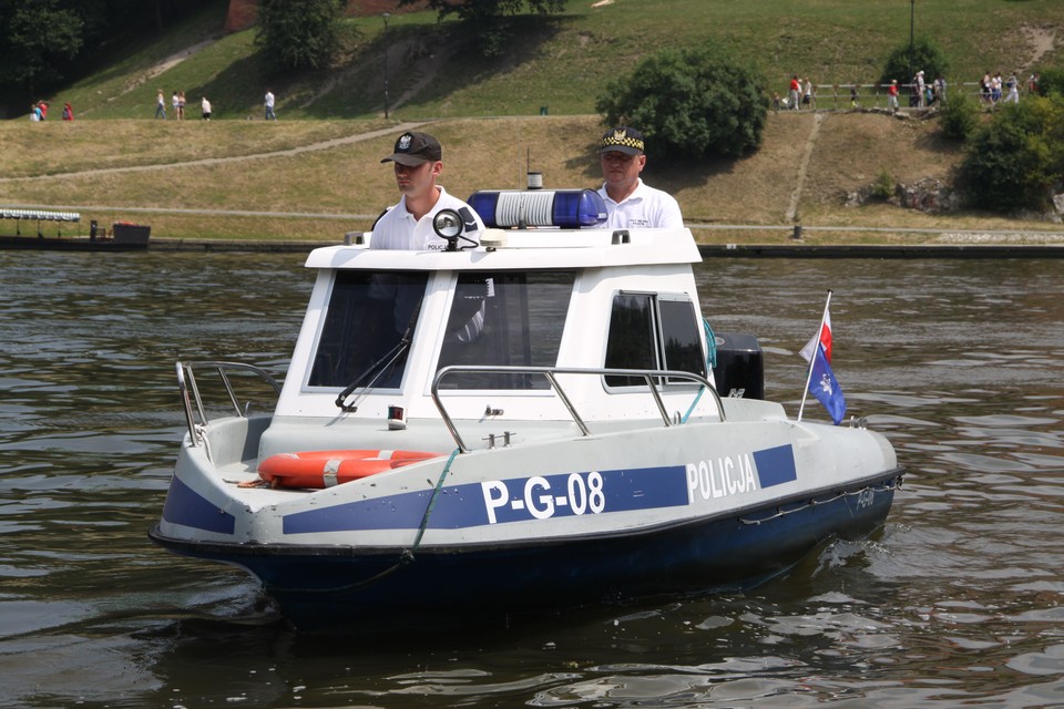 Wspólny patrol wodny policji i straży miejskiej, fot. Kamil Turecki / Onet.