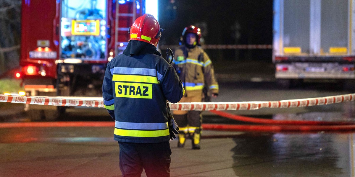 Pożar kamienicy w Pruszkowie. Nie żyją dwie osoby. 