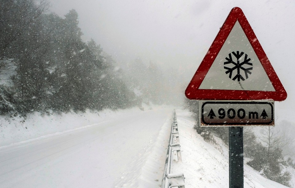 W Galicji wiatr osiąga prędkość 136 km/h 