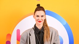 na podstawie jej książki powstał hit netflixa. autorka wraca z nową odsłoną serii kryminalnej