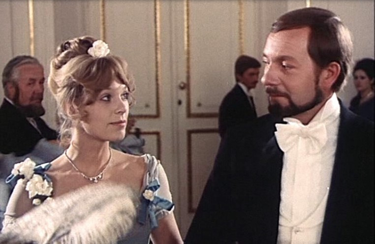 W serialu telewizyjnym "Lalka" w reżyserii Ryszarda Bera z 1978 r. w rolę Wokulskiego wcielił się Jerzy Kamas, Małgorzata Braunek zagrała Izabelę