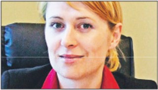 Czy w projekcie UE może zawrzeć umowę cywilną z własnym pracownikiem