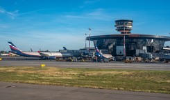 'Połowa kontrolerów lotów w Rosji nie pracuje'. To skutek pandemii i sankcji