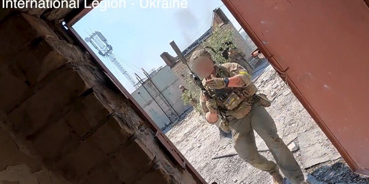 Amerykański żołnierz z Międzynarodowego Legionu Obrony Terytorialnej Ukrainy pokazał nagranie z walk o Siewierodonieck.