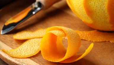 Rewelacyjne pomysły na wykorzystanie skórki pomarańczy. Przeczytaj, zanim wyrzucisz ją do kosza