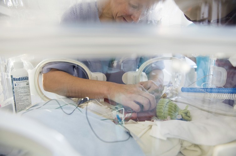 DZIEŃ WCZEŚNIAKA. Mali wojownicy w szpitalu Jósa András w mieście Nyíregyháza na Węgrzech