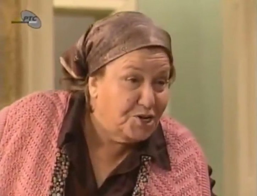 Radmila Savićević kao Riska u seriji "Srećni ljudi"