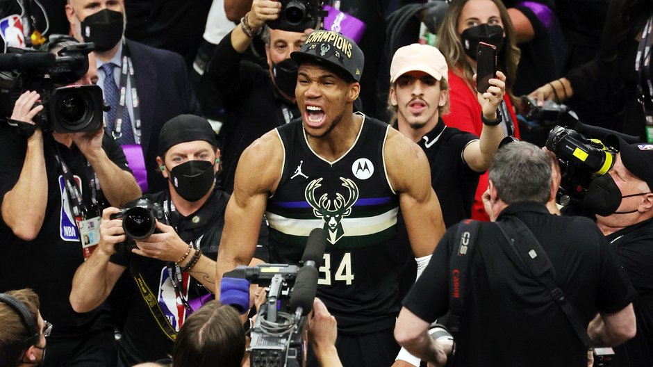 NBA: To było przedstawienie jednego aktora. Giannis Antetokounmpo MVP!