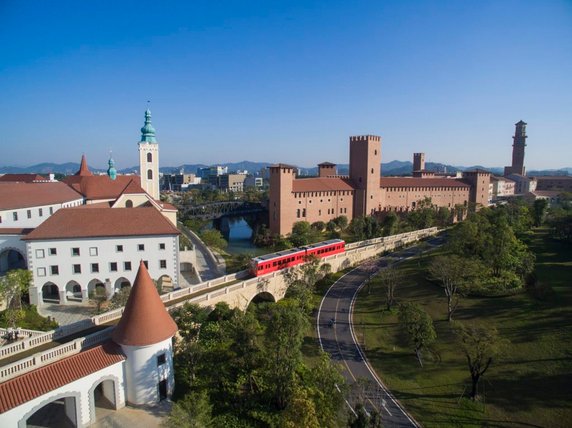 To nie jest Szwajcaria, a Chiny. Tak skopiowali europejskie miasteczko