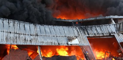 Pożar w Białej Rawskiej. Płonie przetwórnia owoców