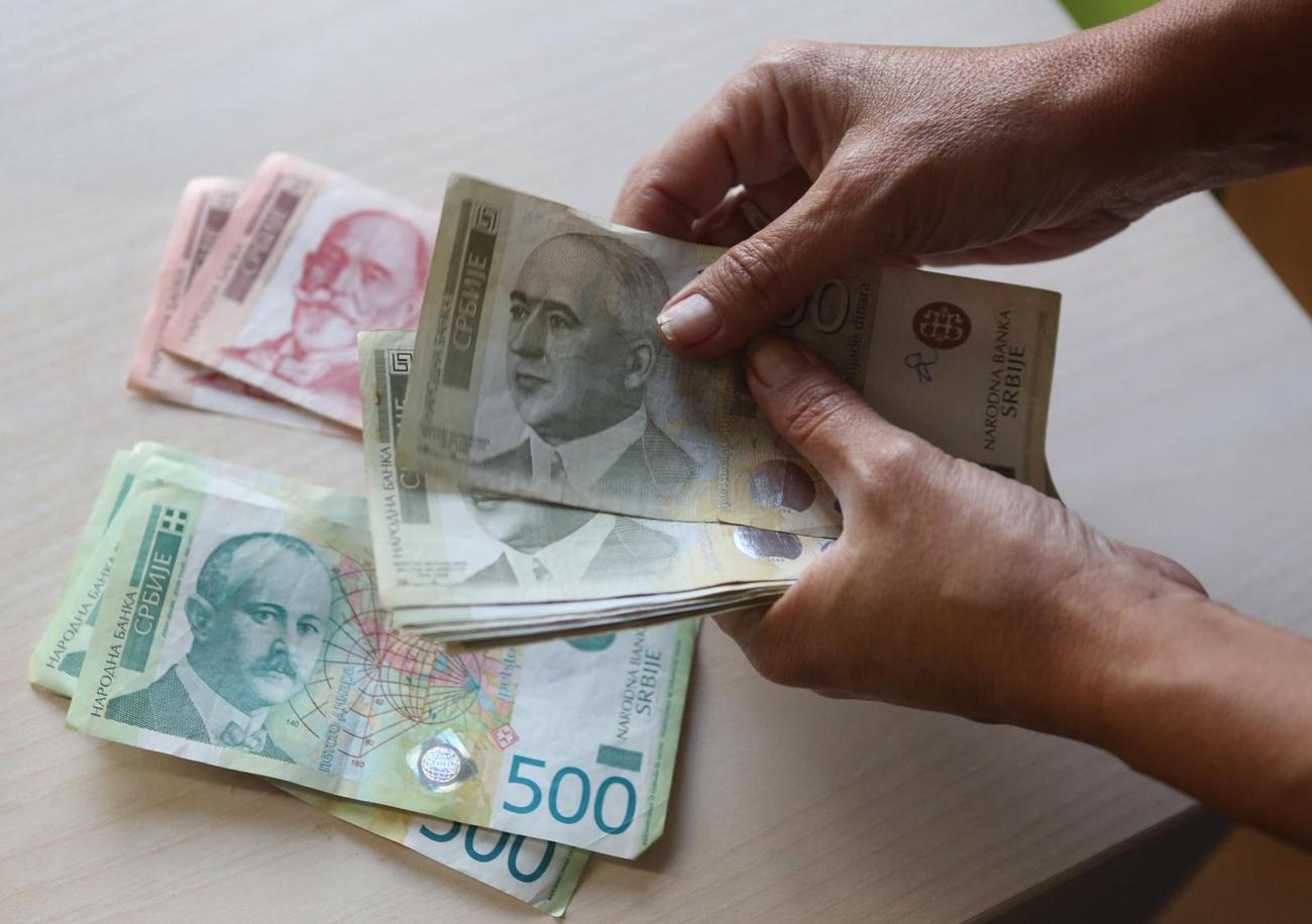 Građani bankama duguju 1.493 milijarde dinara: Najviše duga odnosi se na gotovinske kredite