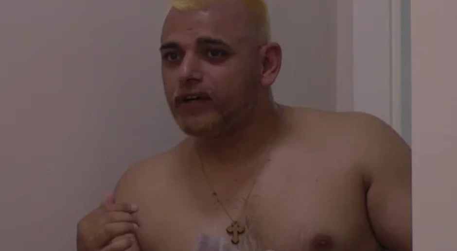 Uroš Stanić spalio kosu Bori Santani: Hteo promenu, a završio sa ovim na glavi