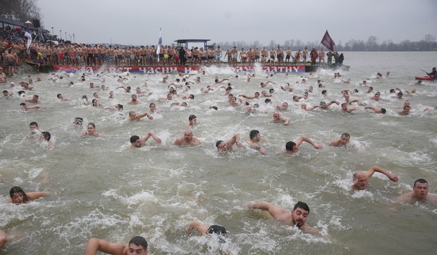 Plivanje za časni krst, iz arhive