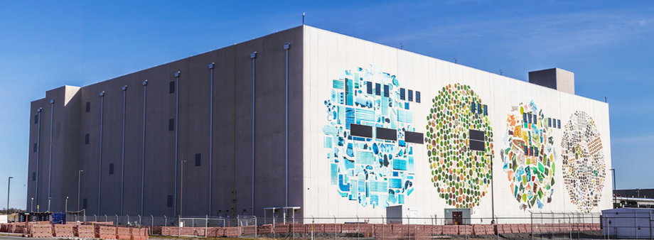 Odell says she hopes that her mural will help cultivate an appreciation for data centers as "these really crazy structures that you are in some way interacting with every single day."