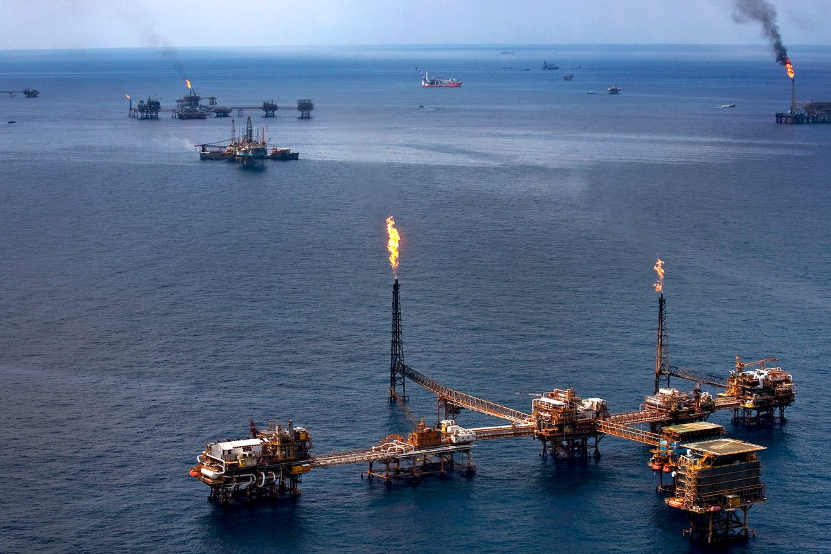 Komentatorzy nie kryją zaskoczenia strajkiem, gdyż pracownicy norweskich platform wiertniczych należą do najlepiej opłacanych w świecie