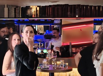 Nekad je Milošu Teodosiću pravila tortu u obliku srca od malina, a danas smo uslikali Jelisavetu Orašanin samu na premijeri filma! (Foto)
