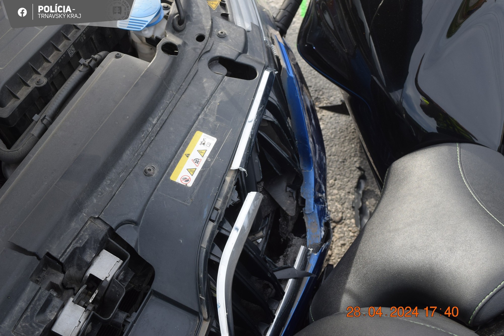 Vodička v obci Sap nedala prednosť motorkárovi.