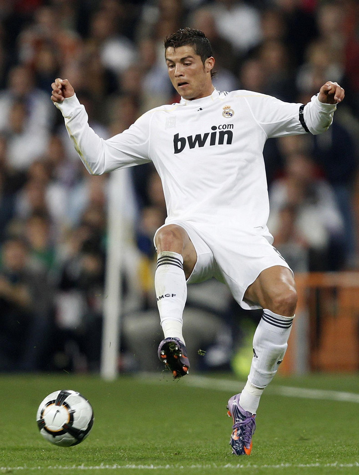 2010-04-10T210615Z_01_BAR12_RTRIDSP_3_SPORT-SOCCER-CLASICO.jpg