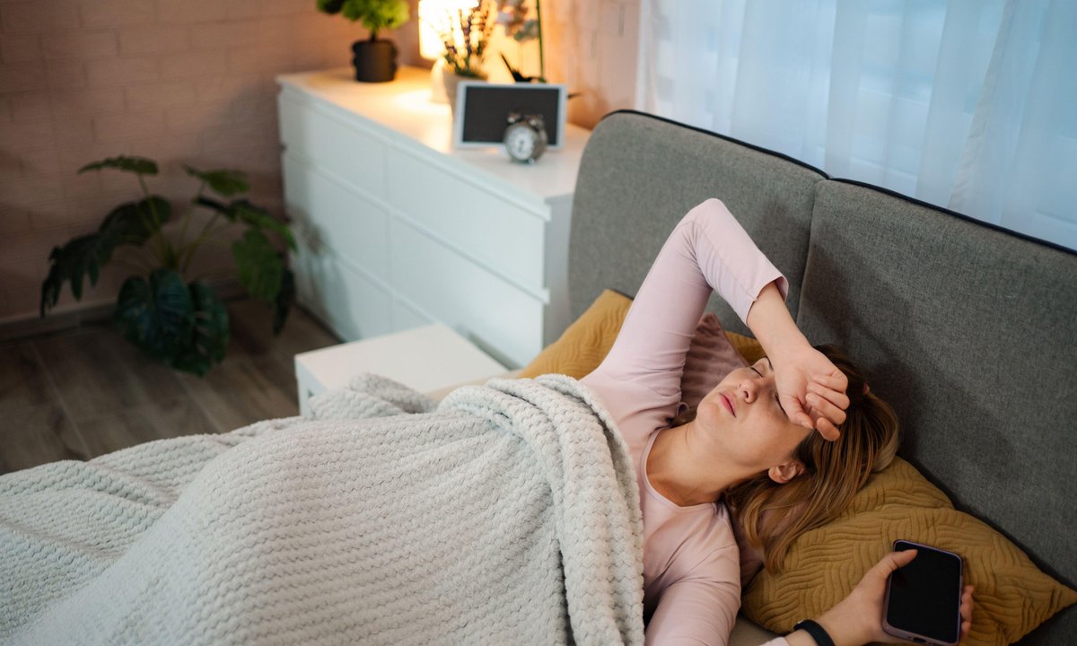 Według psychologów ten kolor w sypialni niszczy sen. Prawie każdy ma go na ścianach