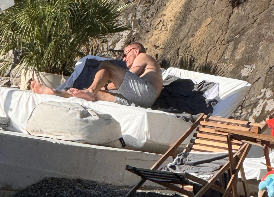 Nemanja Vidić se sunča i uživa