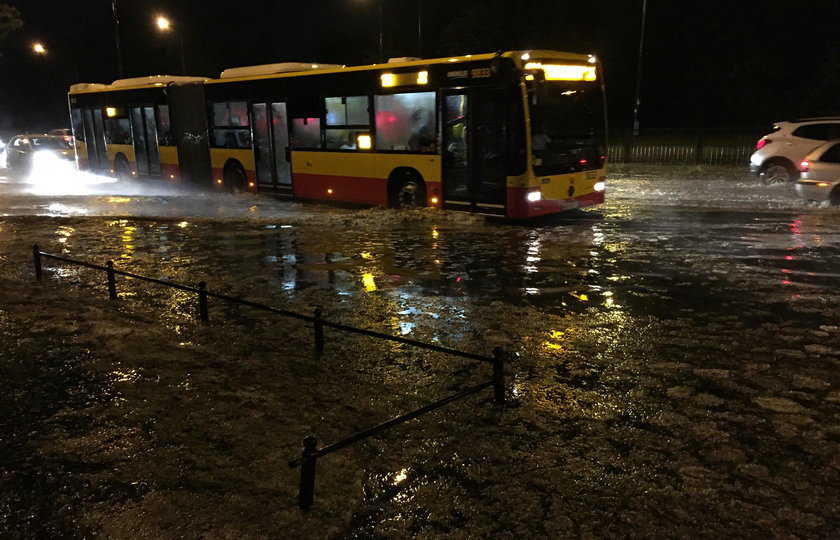 Gwałtowna burza nad Warszawą