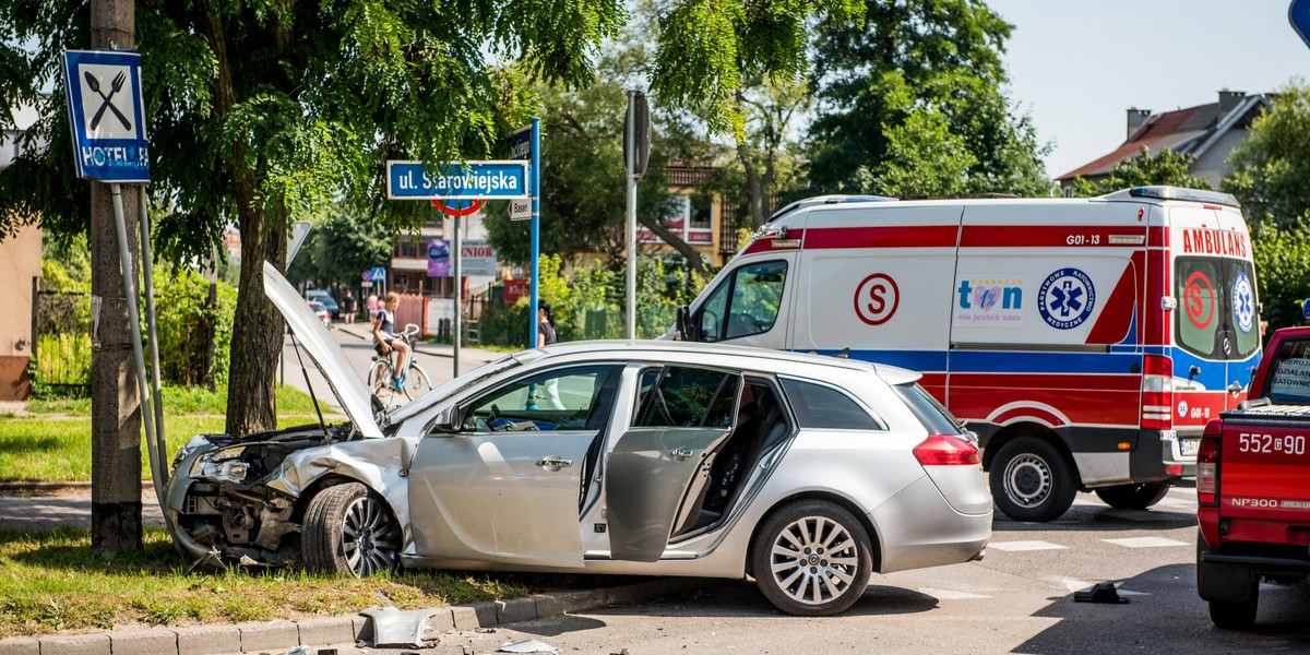 Ceny polis OC po wielu miesiącach zaczną rosnąć. Ale nie warto ryzykować jazdy bez obowiązkowego ubezpieczenia.