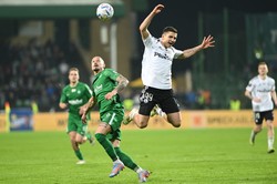 Niespodziewana porażka Legii. Warta z realnymi szansami na grę w pucharach [WIDEO]