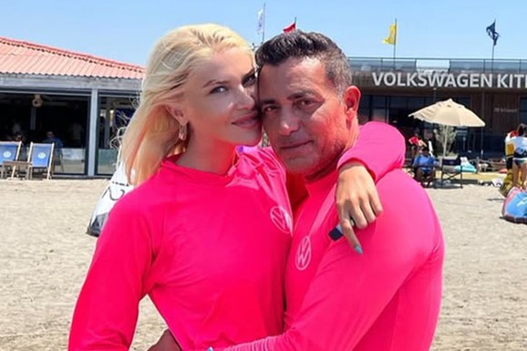 EMINA I MUSTAFA SE RAZVELI, JER JE NESTALO STRASTI A onda se on oženio 20 godina mlađom! Evo ko je atraktivna plavuša koja je osvojila tursku zvezdu