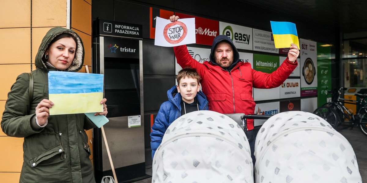 Protest przed sklepem Leroy Merlin w Gdańsku. Francuska sieć zdecydowała się pozostać w Rosji