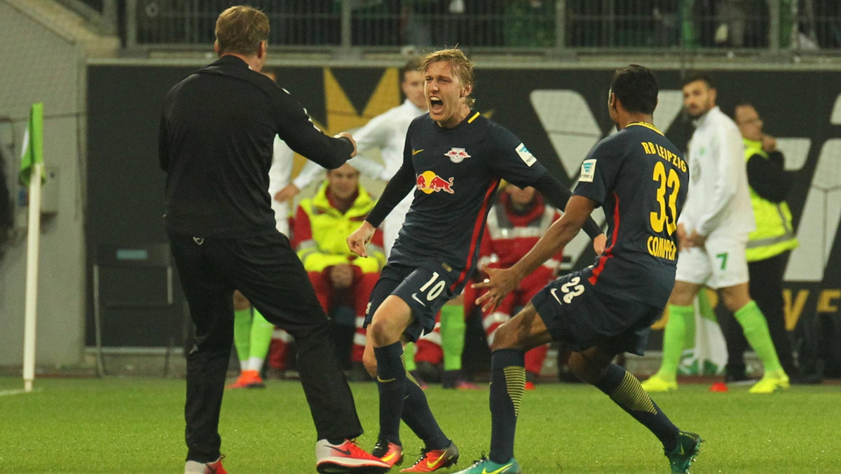 Kryzys VfL Wolfsburg trwa. Piłkarze Dietera Hecking po raz kolejny zagrali zdecydowanie poniżej oczekiwań i przegrali na własnym stadionie z beniaminkiem RB Lipsk 0:1 (0:0). Jedynego gola strzelił Szwed Emil Forsberg, który popisał się ładnym podkręconym strzałem i jednocześnie zrehabilitował za niewykorzystany rzut karny w pierwszej połowie.