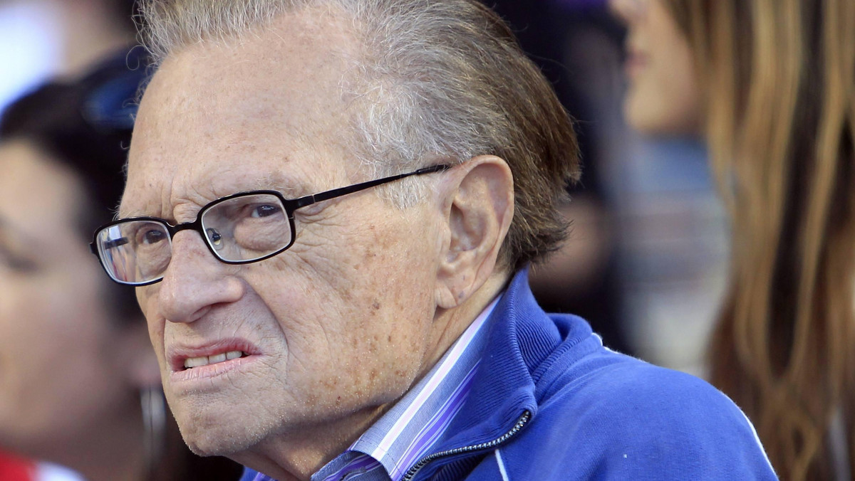 Słynny amerykański dziennikarz Larry King, który ma na koncie 50 tys. wywiadów z najbardziej znanymi osobami, oświadczył, że chciałby przed zakończeniem swego programu pod koniec roku przeprowadzić wywiady z takimi osobami jak Osama bin Laden i Fidel Castro.