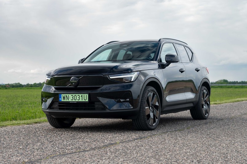 Volvo EX40 Performance Black Edition