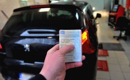 trudniej o pieczątkę, łatwiej stracić dowód. ue: oto nowe zasady przeglądów