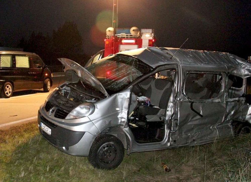 śmierć, auto, wypadek, bus, Niemcy, Berlin, policja