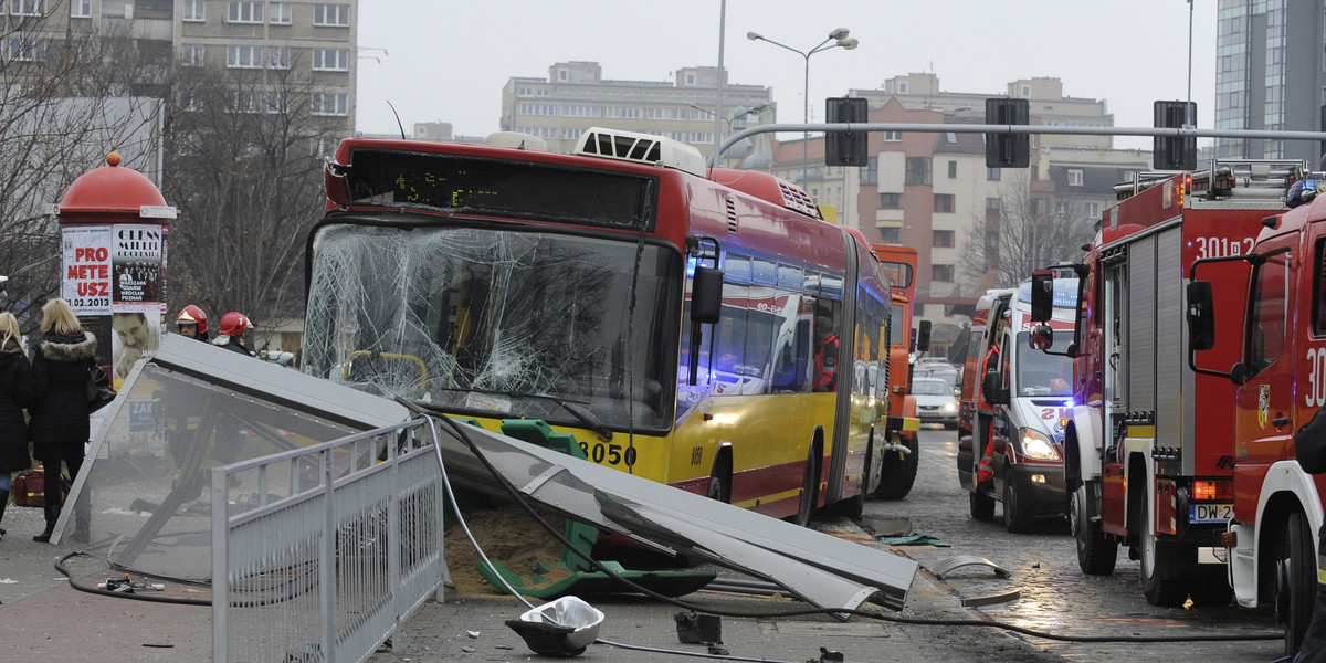 Masakra na przystanku we Wrocławiu. Autobus wjechał w ludzi