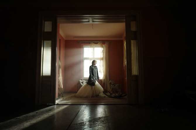Film "Spenser" biće prikazan 9. novembra u Domu omladine Beograd i Kulturnom centru Novog Sada u 18 i u Sinepleksu u Nišu u 17.30.