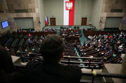 Sejm przyjął ustawę o bezpiecznym kredycie. "Za" głosowała nawet opozycja