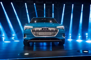 Niemcy rzucają wyzwanie Tesli. Oto elektryczny E-Tron od Audi [ZDJĘCIA]