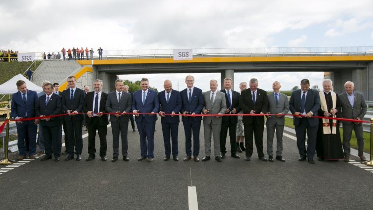 Od dziś kierowcy mogą korzystać z obwodnicy Inowrocławia. W jej uroczystym otwarciu wzięli udział samorządowcy, parlamentarzyści oraz wojewoda kujawsko-pomorski.