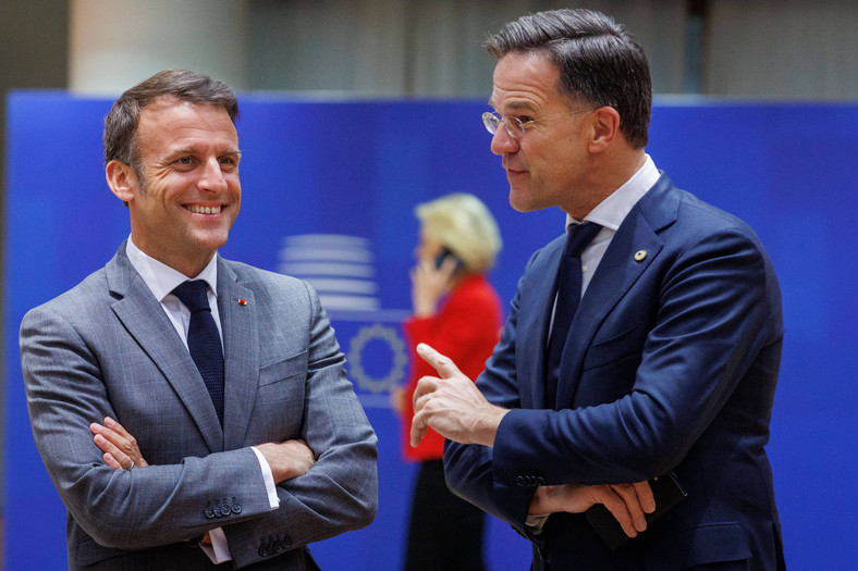 Francuski prezydent Emmanuel Macron i premier Holandii Mark Rutte. Bruksela, 18 kwietnia br.