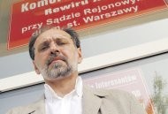 Zdaniem Andrzeja KulĄgowskiego,
    wiceprezesa Krajowej Rady Komorniczej, na zmianach w prawie
    stracą drobni wierzyciele, bo komornicy zaczną szukać
    najzyskowniejszych spraw