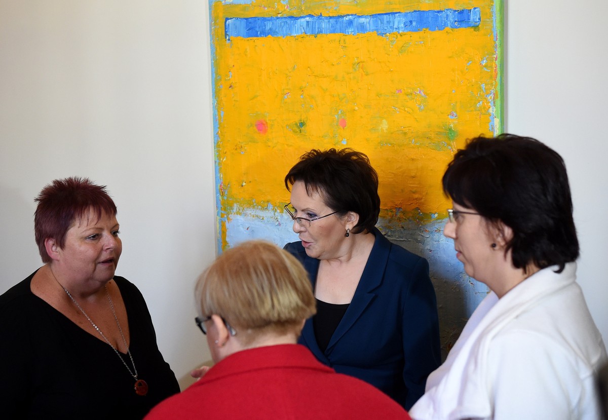 Premier Ewa Kopacz spotkała się z żonami górników z kopalni Kazimierz-Juliusz z Sosnowca